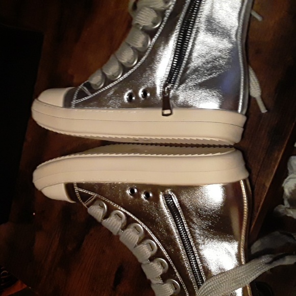 NWOT Women's Sz 9 Gold & Silver Lace Up Zipper Boot - Picture 9 of 10